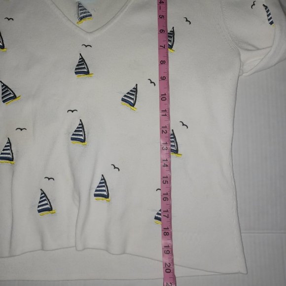 RITA WRECK  SAILBOATS AND SEA GULL  V NECK TOP - Picture 4 of 10